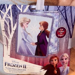DIY Frozen 2 Blanket
